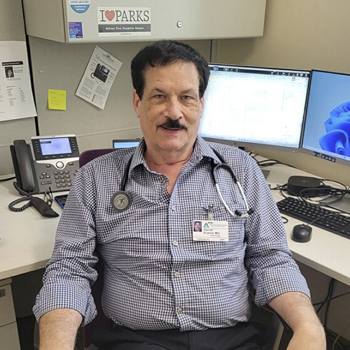 A photograph of Daniel Kusick, MD